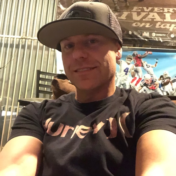 Meet your Posher, Kyle - Picture 2 of 3